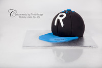 Buttercake cap covered with Fondant