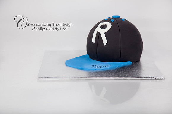 Buttercake cap covered with Fondant