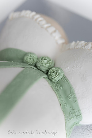 Gender Reveal & Baby Shower Buttercake